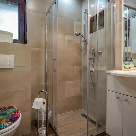 Kuca Na Osami Pokraj Jezera 펜션 델니체