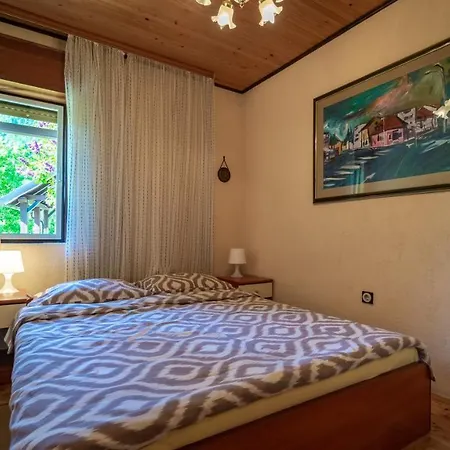 Prázdninový dům Kuca Na Osami Pokraj Jezera Delnice