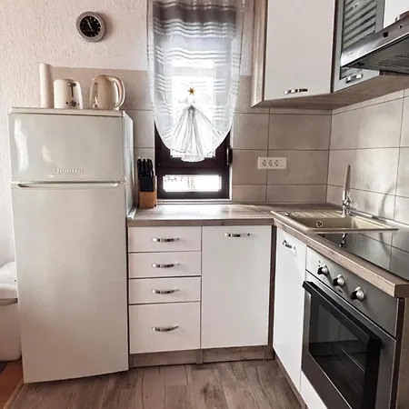 Kuca Na Osami Pokraj Jezera Prázdninový dům *