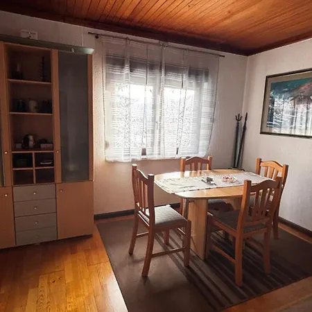Kuca Na Osami Pokraj Jezera * Delnice