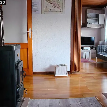 Feriehus Sumska Idila Pokraj Jezera