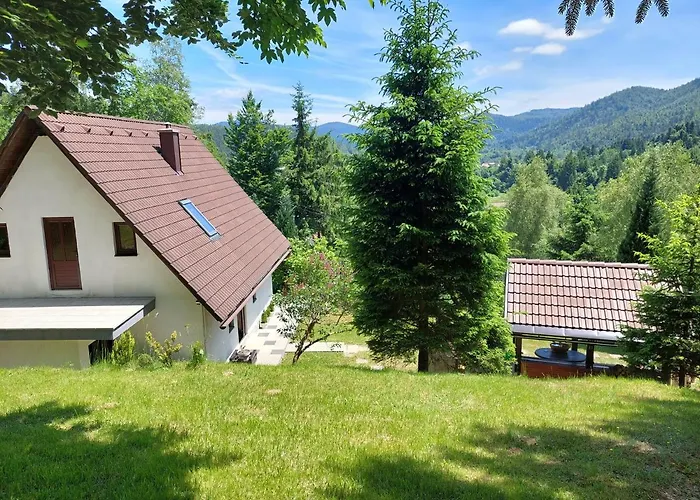Kuca Pokraj Lokvarskog Jezera * Delnice