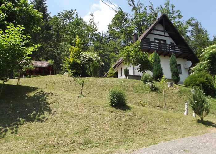 Kuca Pokraj Lokvarskog Jezera *